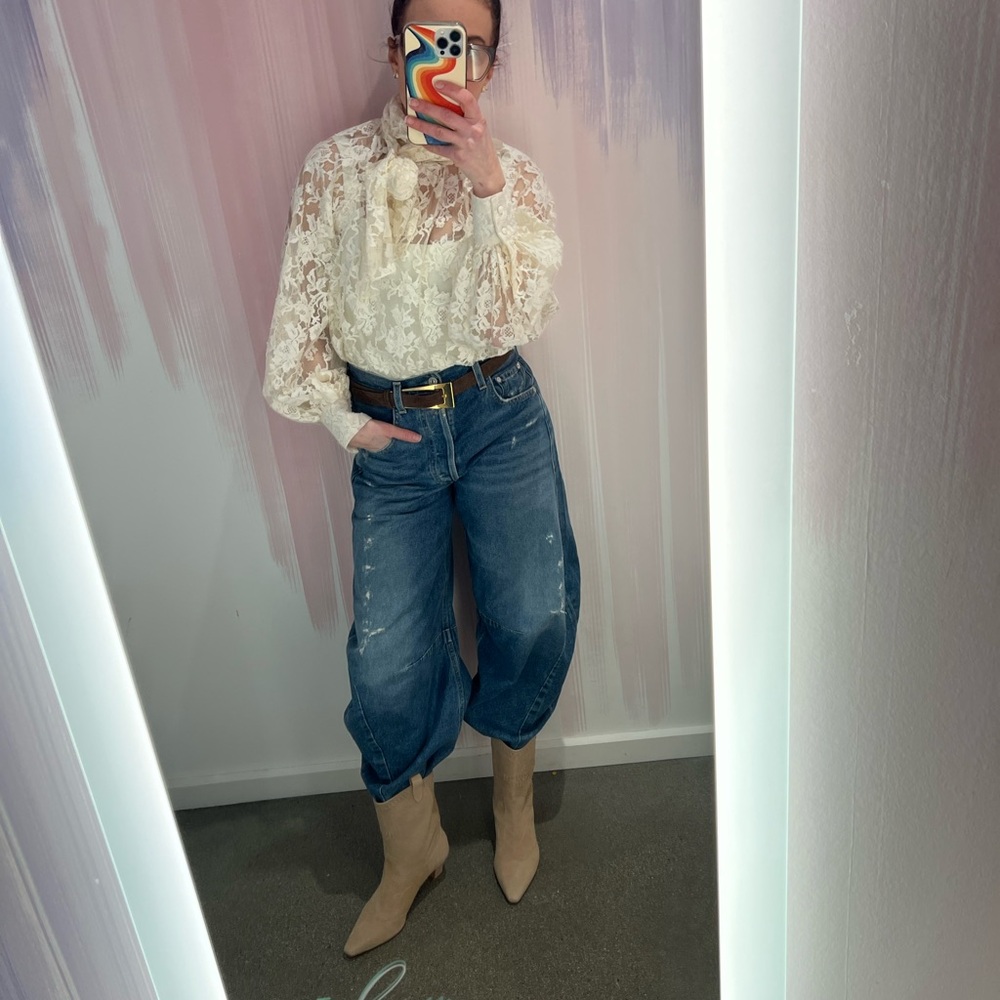 Meet your Posher, Hilary